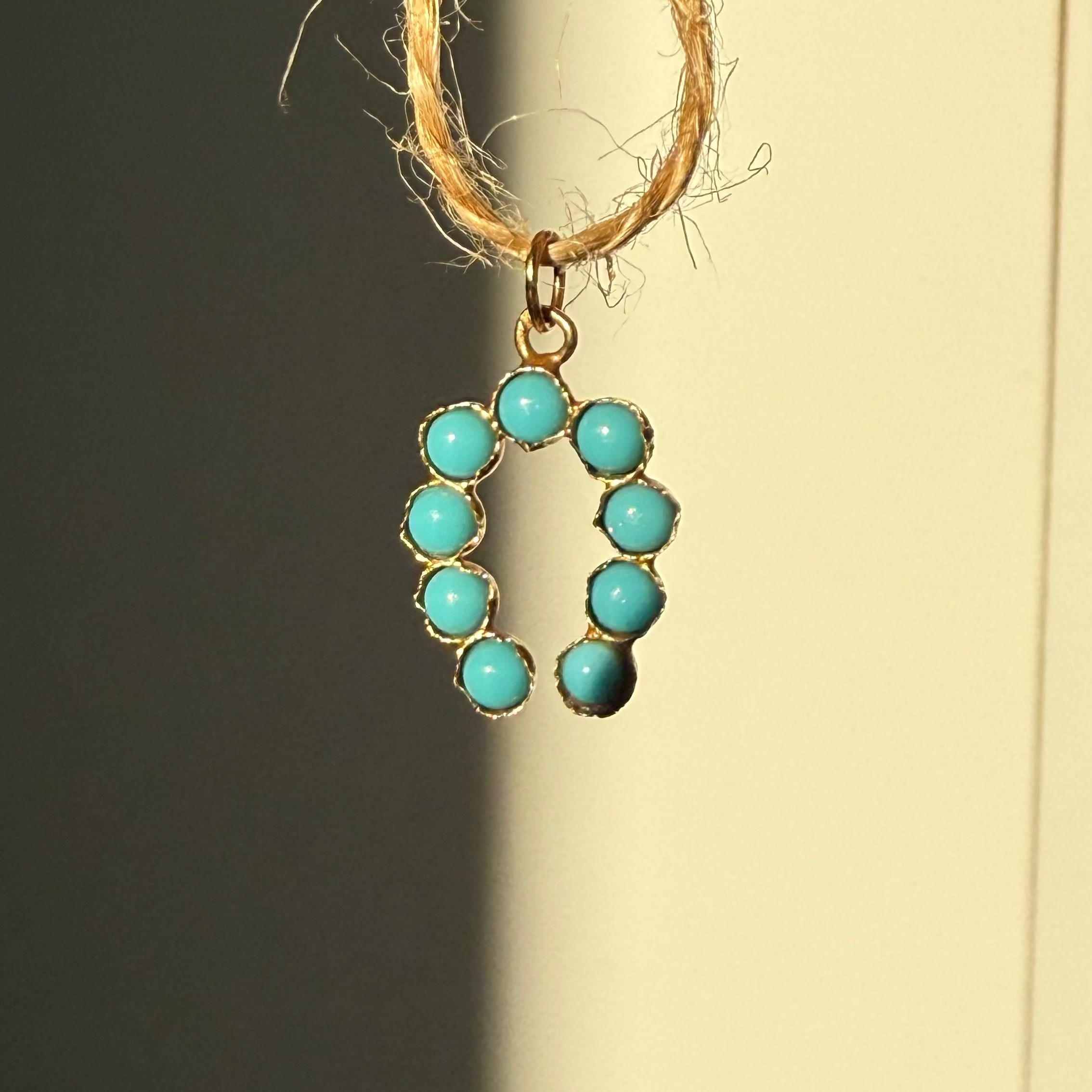 14K Vintage Turquoise Horseshoe