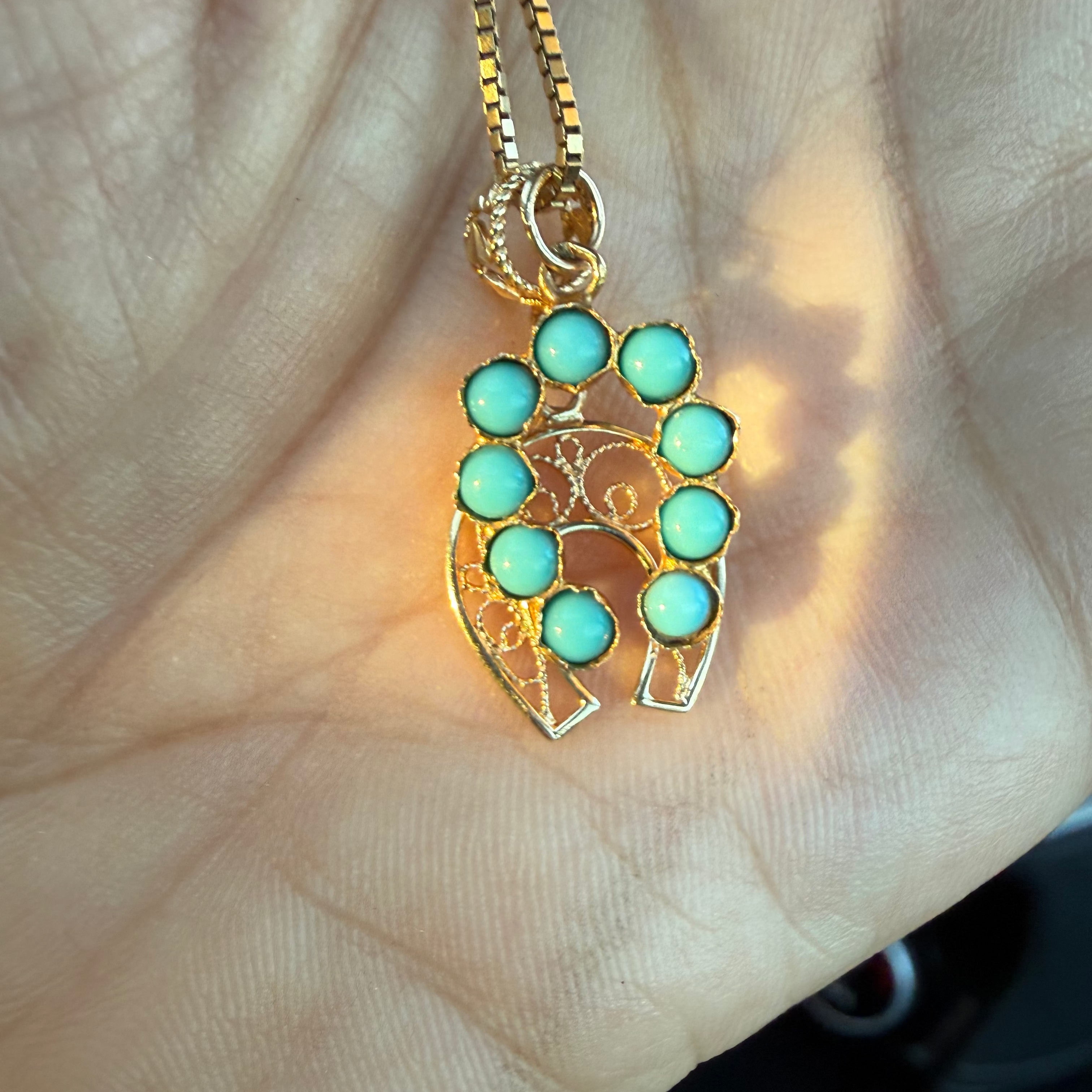 14K Vintage Filigree Horseshoe