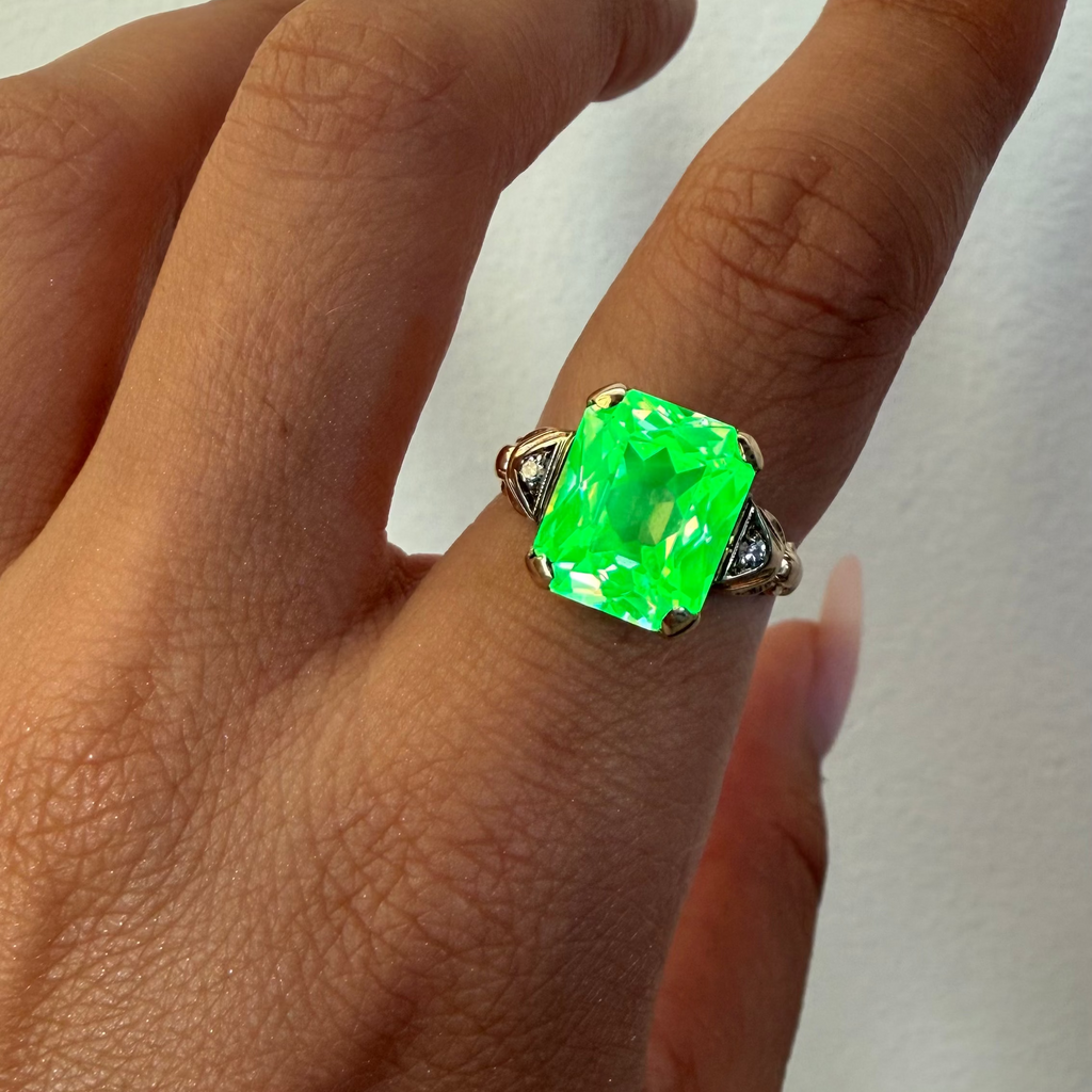 14K Vintage Uranium Green Lab Spinel & Diamond Ring