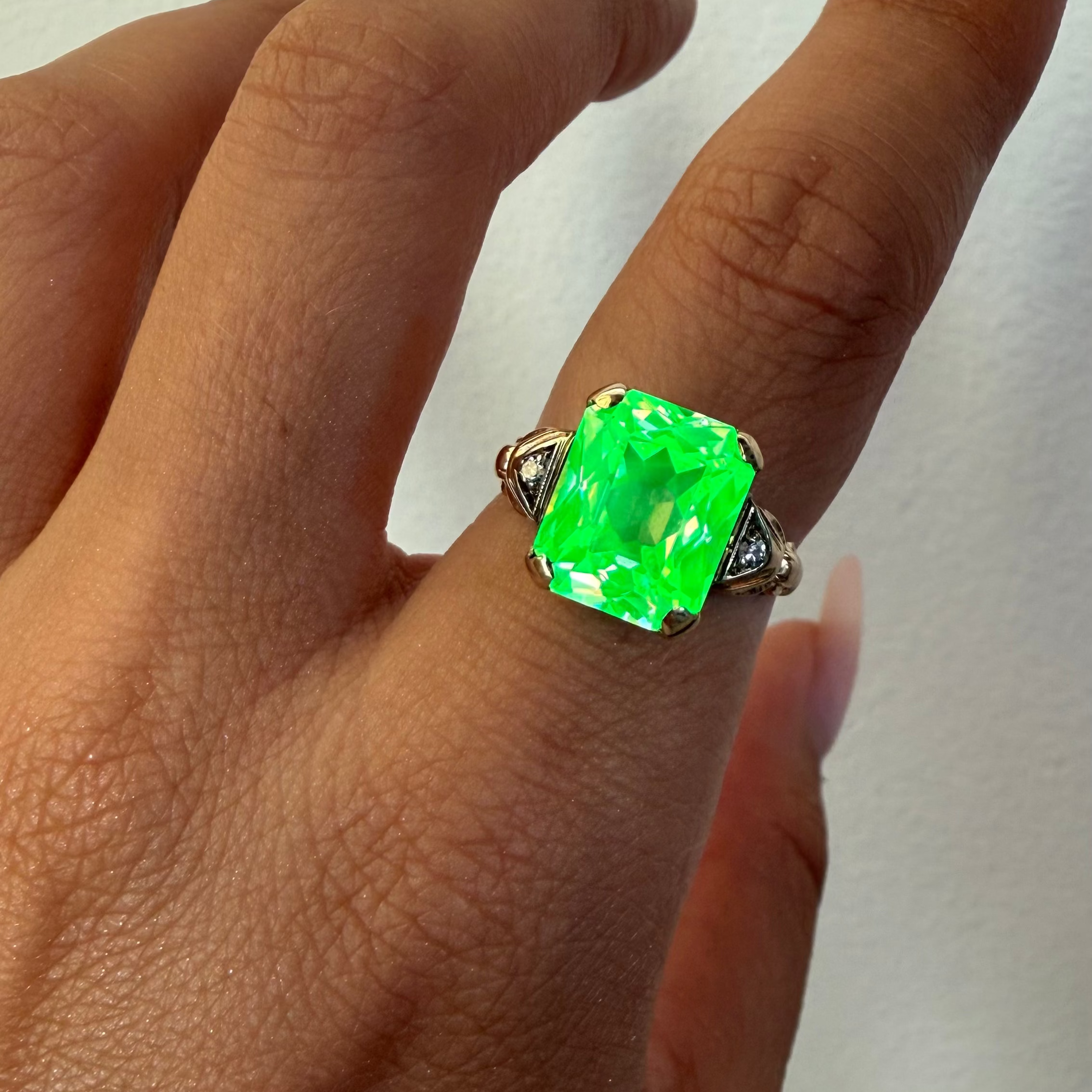 14K Vintage Uranium Green Lab Spinel & Diamond Ring