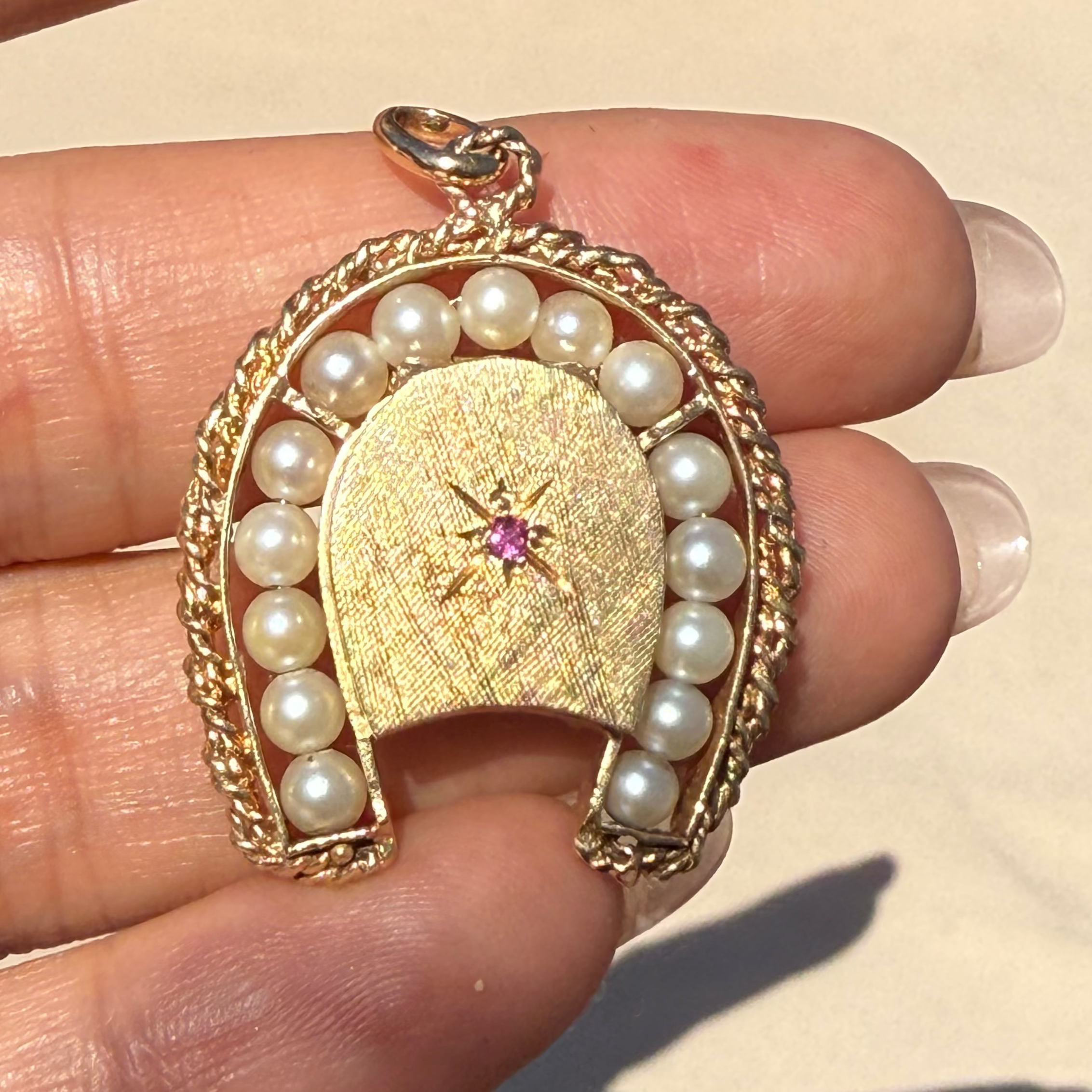 14K vintage double sided pearl horsesoe