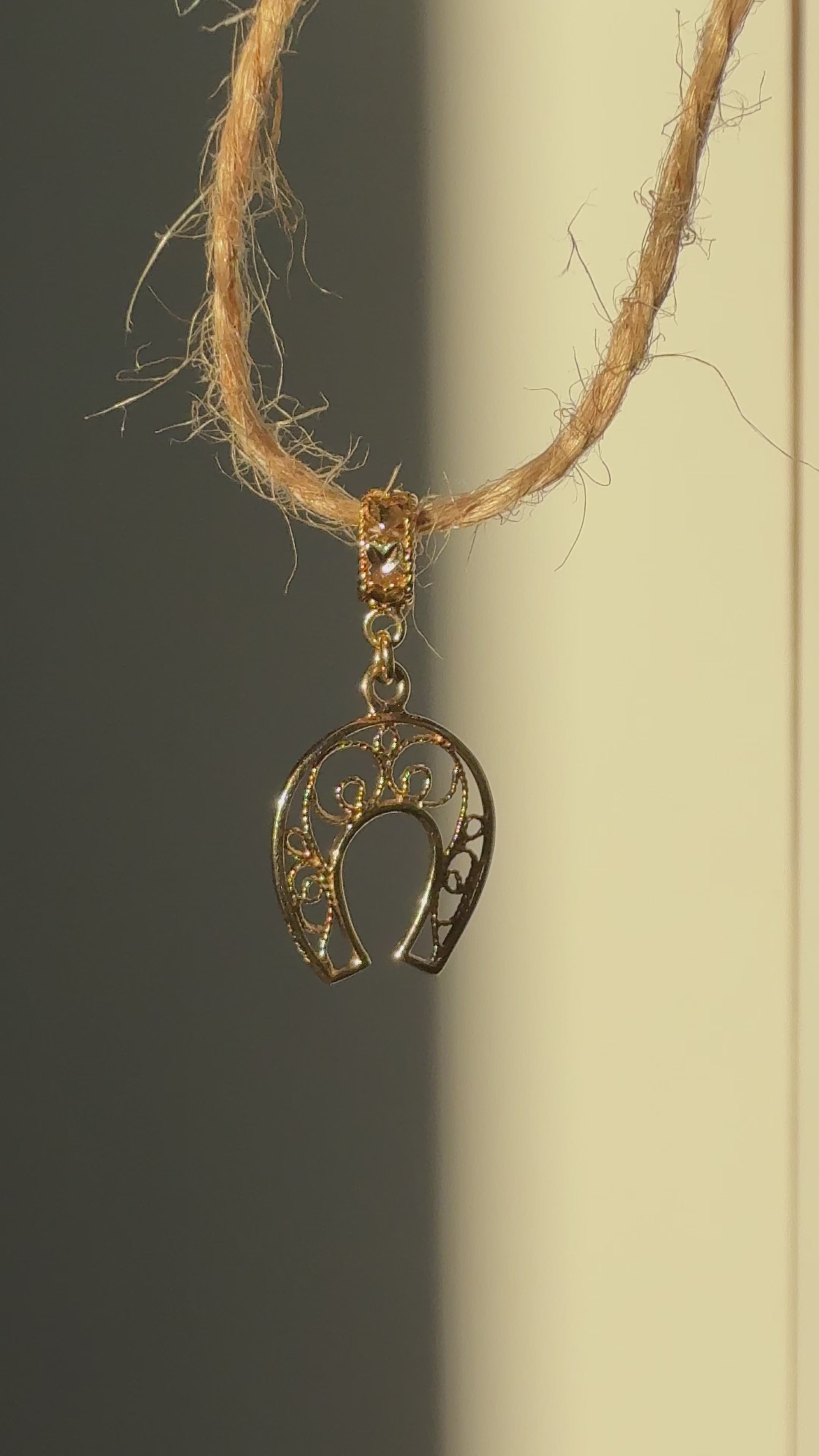 14K Vintage Filigree Horseshoe