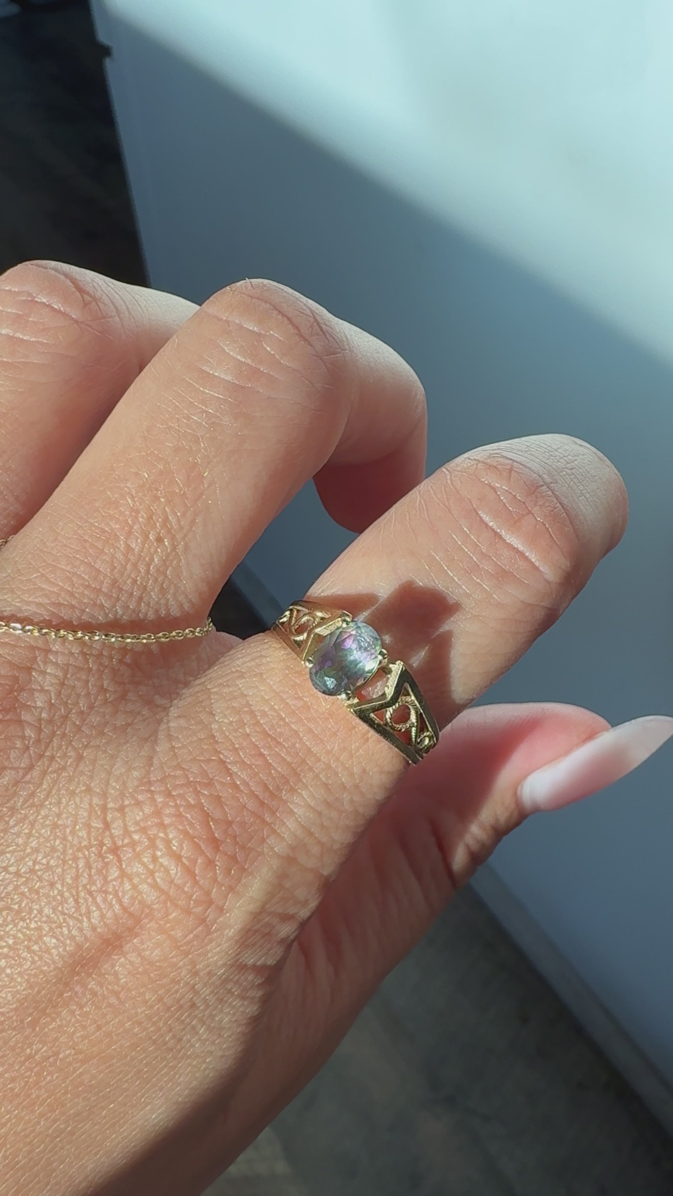 Vintage 14K Mystic Topaz Ring