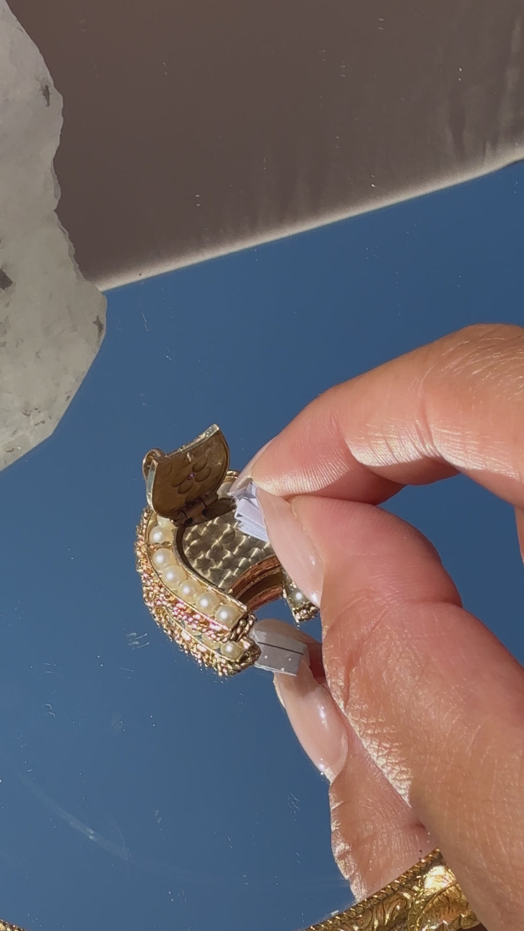 14K Vintage Double-Sided Horseshoe Locket